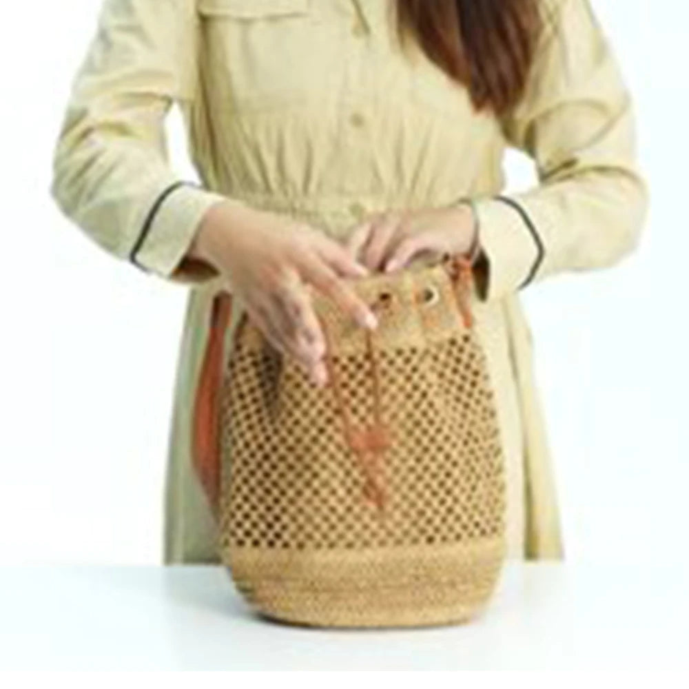 Stylish Straw Weave Bucket Purse