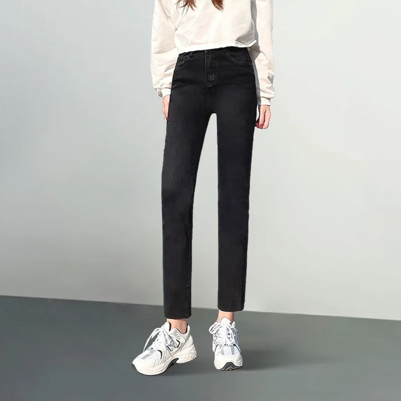 Plus Size Elastic Waist Jeans