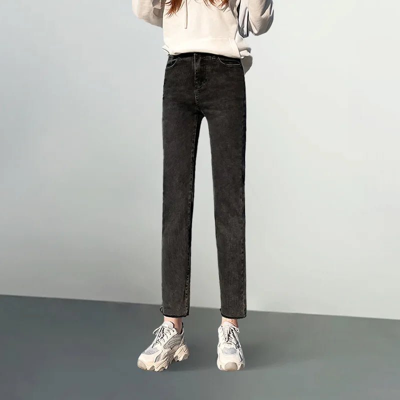 Plus Size Elastic Waist Jeans